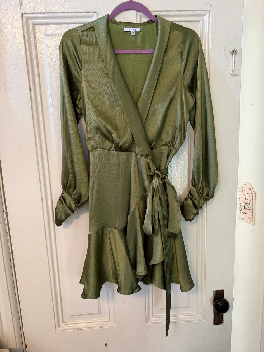 Stunning!!Olive Green Wrap Dress with Ruffle Hem size XS nwot
